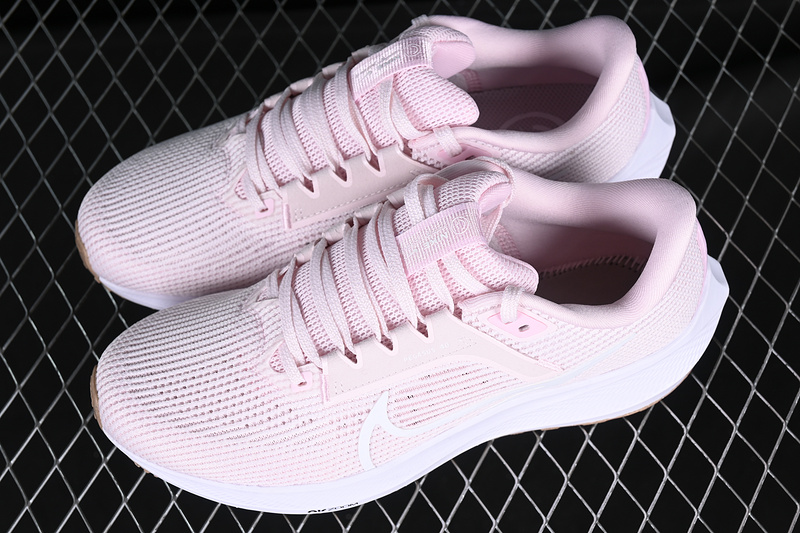 Air Zoom Pegasus 40 White/Pink 19