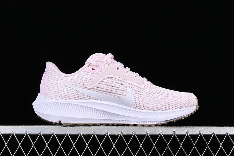 Air Zoom Pegasus 40 White/Pink 23