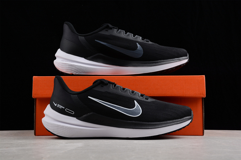 Air Winflo 9 Black/White/Dark Smoke Grey 21