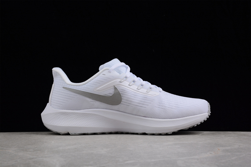 Air Zoom Pegasus 39 White/Pure Platinum/Grey Fog/Metallic Silver 29