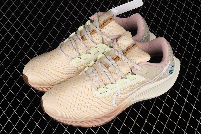 Air Zoom Pegasus 38 Light Khaki/White/Light Yellow 3