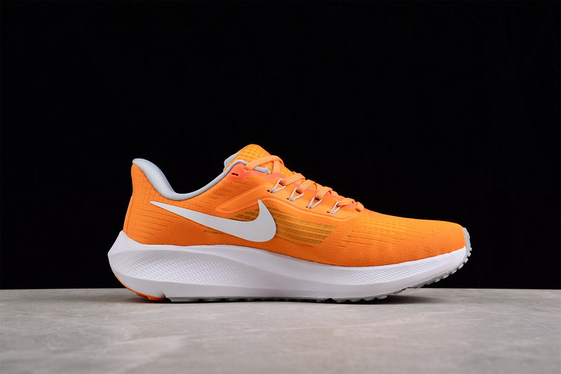 Zoom Pegasus 39 Orange/White-Grey 3