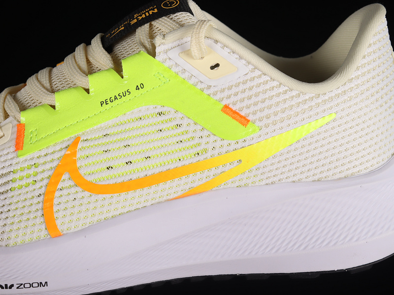 Air Zoom Pegasus 40 White/Coconut Milk/Volt/Multicolor 25