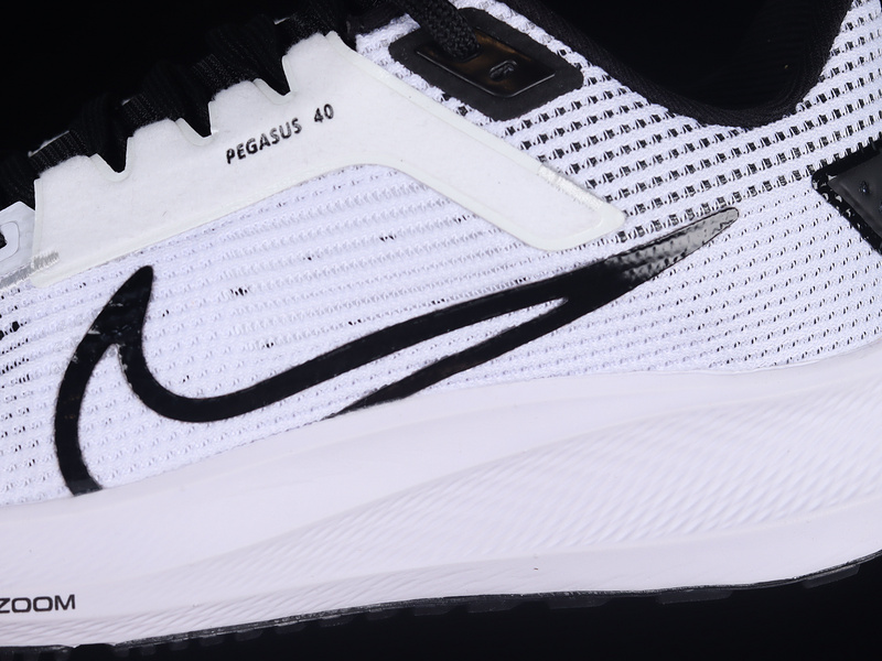 Air Zoom Pegasus 40 White/Black/White 25