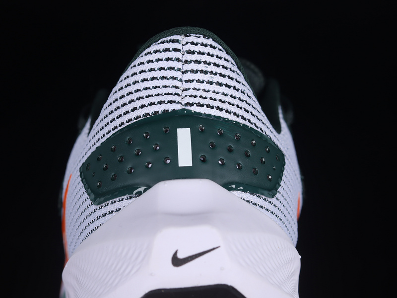 Air Zoom Pegasus 40 White/Dark Green/Orange 7