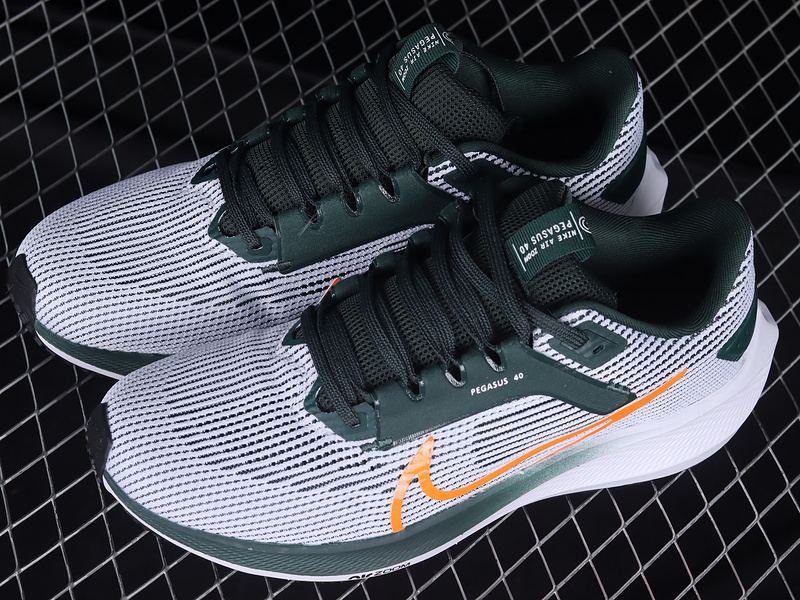 Air Zoom Pegasus 40 White/Dark Green/Orange 11