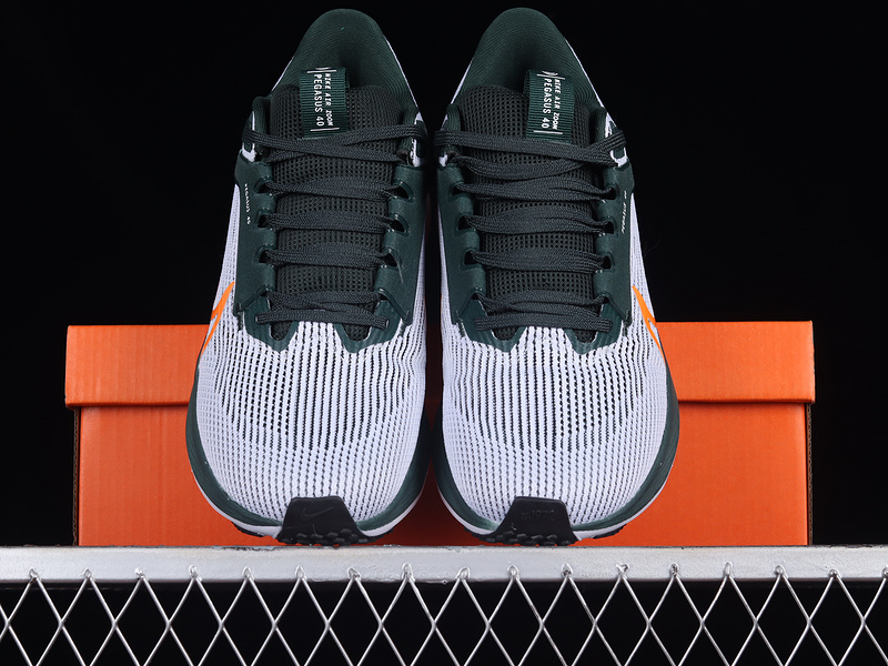 Air Zoom Pegasus 40 White/Dark Green/Orange 23