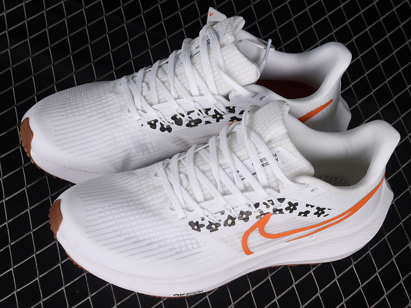 Air Zoom Pegasus 39 White/Platinum Tint/Metallic Summit White/Team Orange 5