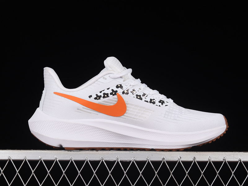 Air Zoom Pegasus 39 White/Platinum Tint/Metallic Summit White/Team Orange 23