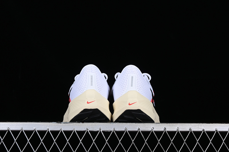 Air Zoom Pegasus 40 White/Black/Red 17