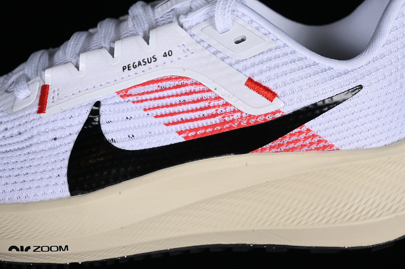 Air Zoom Pegasus 40 White/Black/Red 19