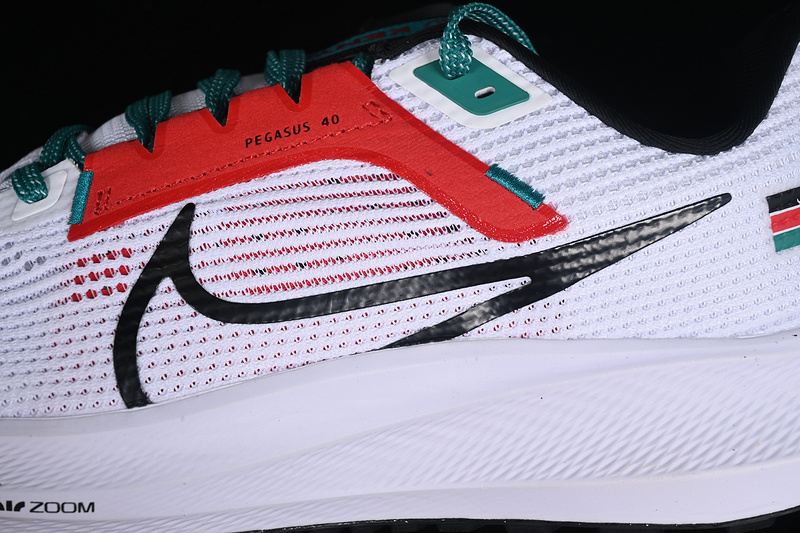 Air Zoom Pegasus 40 White/Black/Red/Green 31