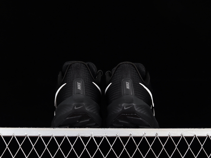 Air Zoom Pegasus 39 Black/Black/Silver 7