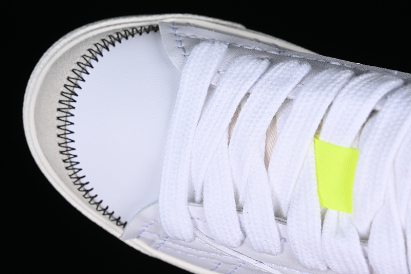 Blazer Low 77 Jumbo White/White/Sail/Black 21