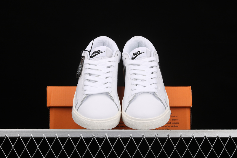 Blazer Low Leather White/White/Black 3