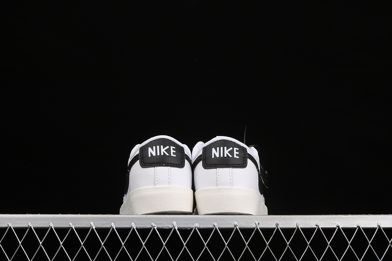 Blazer Low Leather White/White/Black 29