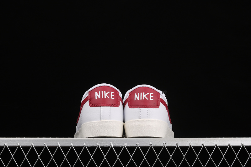 Blazer Low Leather White/White/University Red 25