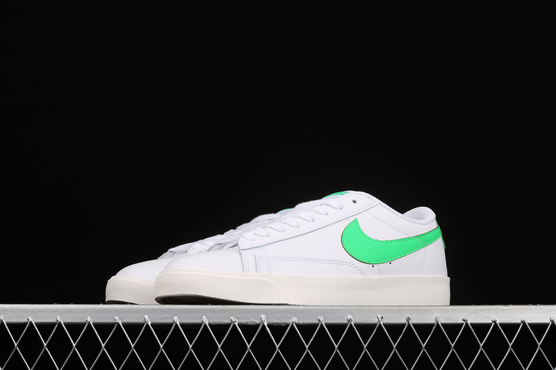 Blazer Low Leather White/White/Green Spark 25