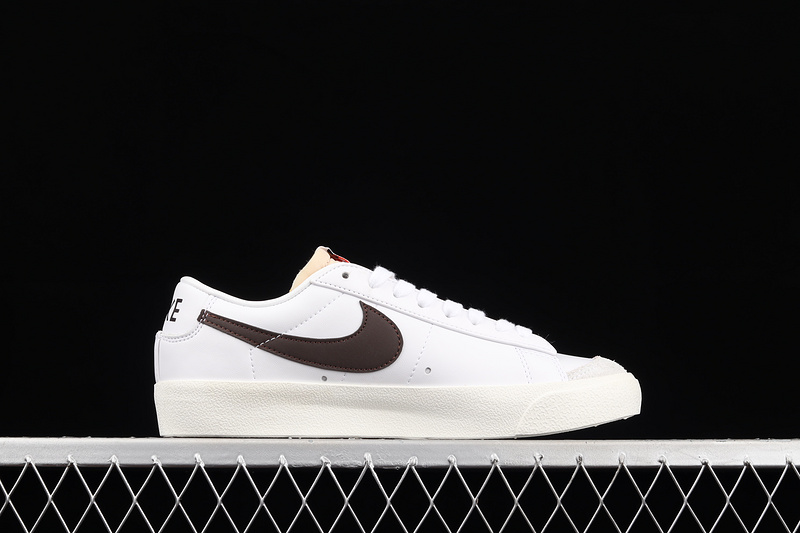 Blazer Low 77 Vintage Summit White/Sail/White/Chocolate 21