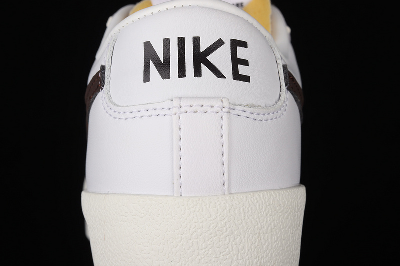 Blazer Low 77 Vintage Summit White/Sail/White/Chocolate 27