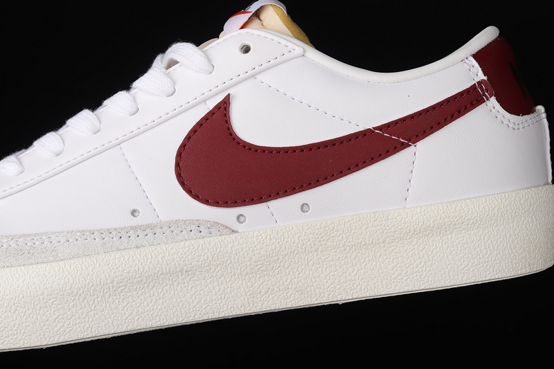 Blazer Low 77 Vintage White/White/Sail/Team Red 21