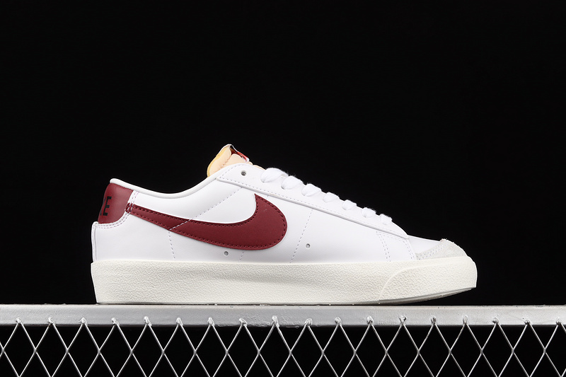 Blazer Low 77 Vintage White/White/Sail/Team Red 27