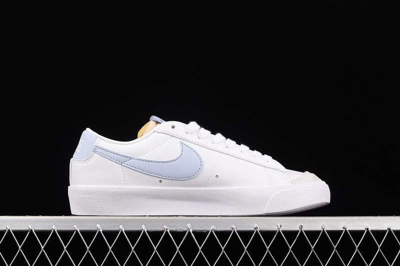 Blazer Low 77 White/White/White/Ghost 5