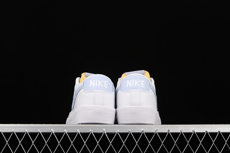 Blazer Low 77 White/White/White/Ghost 13