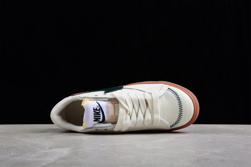 Blazer Low Jumbo White/Dark Green-Gum 25