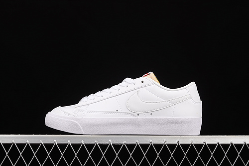 Blazer Low 77 White/White/White 27