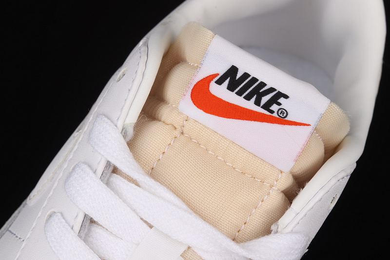 Blazer Low 77 White/White/White 31