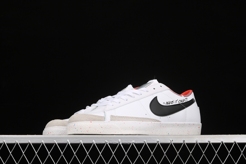 Blazer Low 77 Vintage Make It Count White/Black/Sail/Turf Orange 27