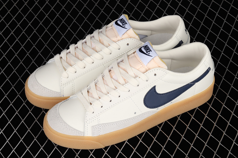 Blazer Low 77 Vintage Sail/Gum Light Brown/Summit White/Midnight Navy 9