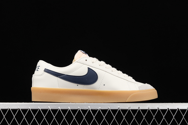 Blazer Low 77 Vintage Sail/Gum Light Brown/Summit White/Midnight Navy 25