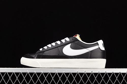 Blazer Low 77 Vintage Black/Sail/Black/White 3