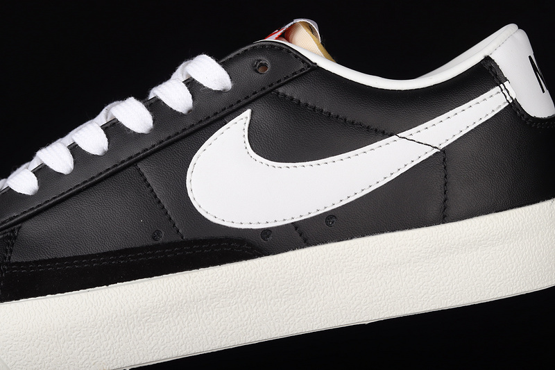 Blazer Low 77 Vintage Black/Sail/Black/White 31