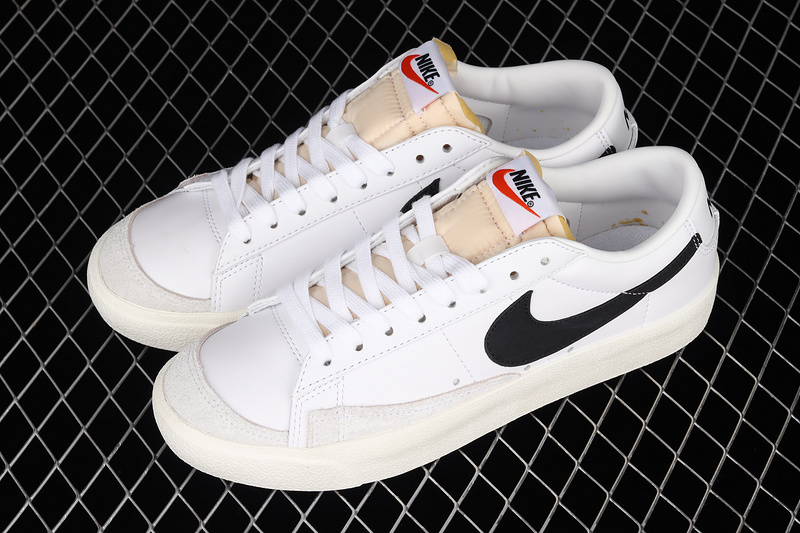 Blazer Low 77 Vintage White/Black/Sail 3