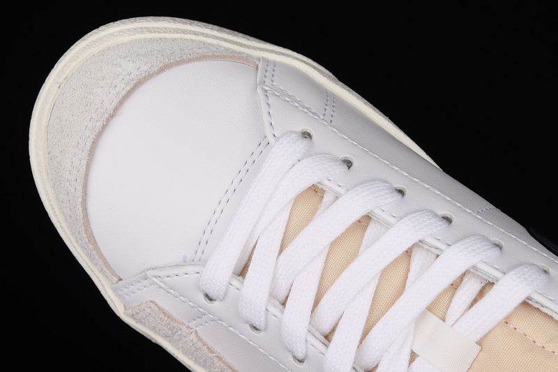 Blazer Low 77 Vintage White/Black/Sail 25