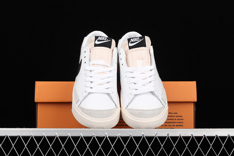 Blazer Low 77 White/Sail/White/Black 17