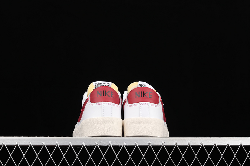 Blazer Low 77 White/White/Sail/Team Red 7