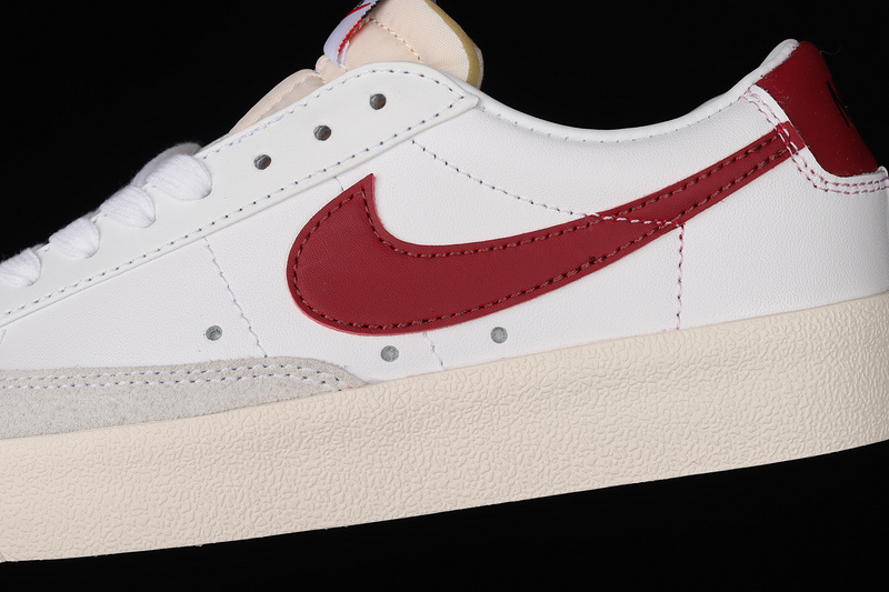 Blazer Low 77 White/White/Sail/Team Red 19