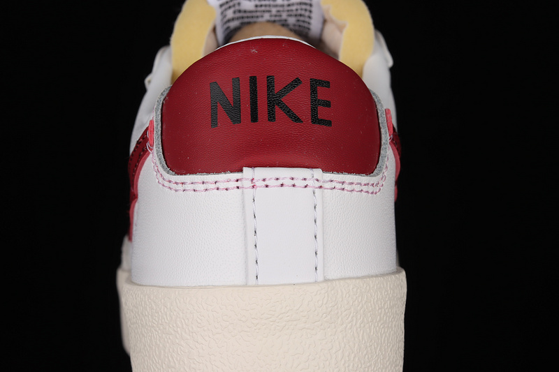 Blazer Low 77 White/White/Sail/Team Red 25