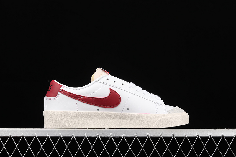 Blazer Low 77 White/White/Sail/Team Red 27