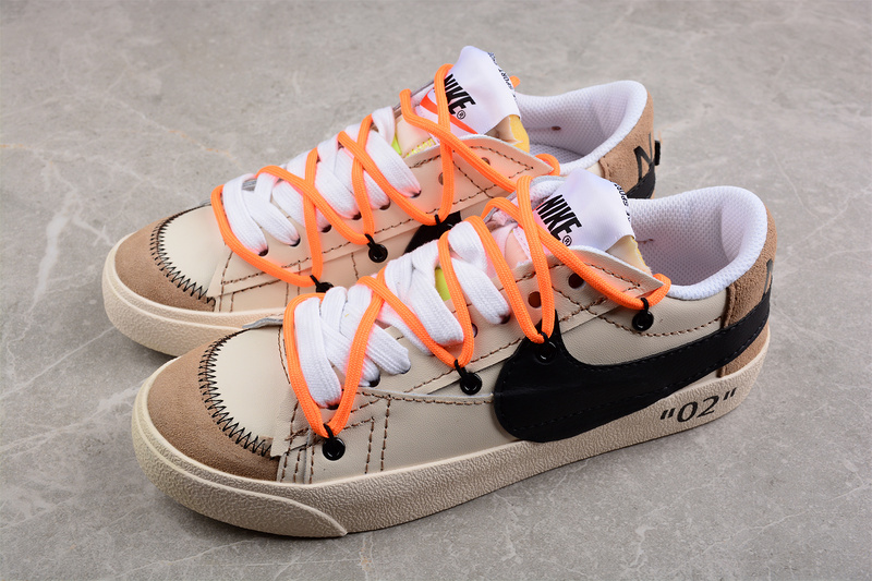 Blazer Low 77 Jumbo White/Orange/Black-Khaki 17