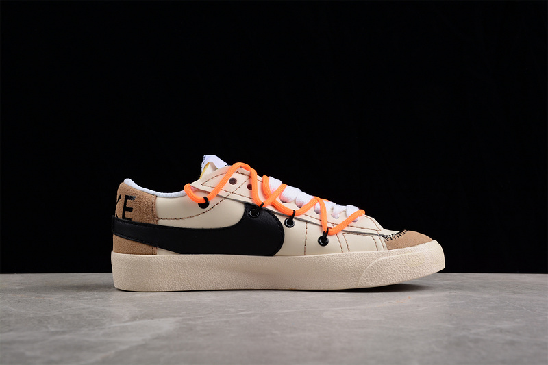 Blazer Low 77 Jumbo White/Orange/Black-Khaki 25