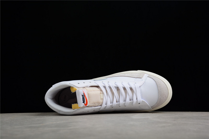 Blazer Mid 77 White/Light Bone-Sail 9