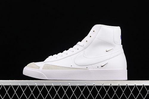 Blazer Mid 77 Se Sisterhood White/Hyper Royal/White 21