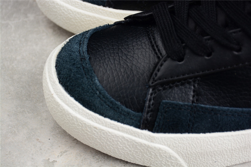 Blazer Mid 77 Vintage Black/Sail/Sail 25