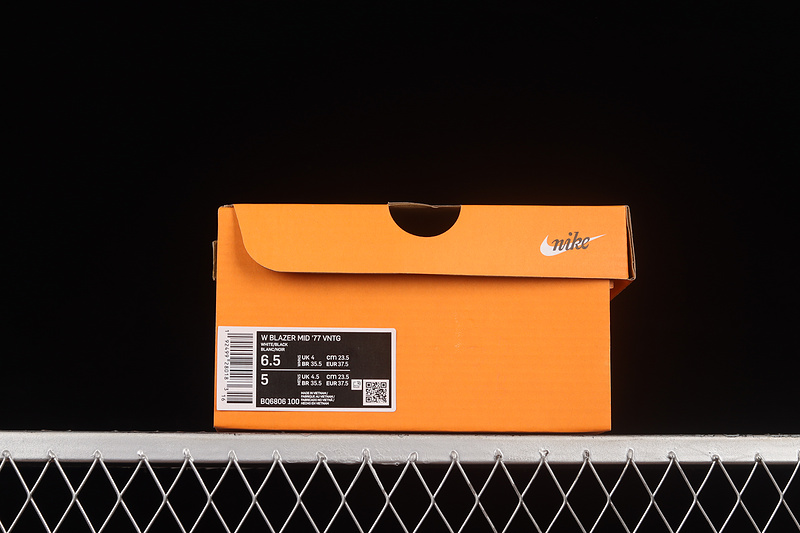 Blazer Mid White/Black/Orange 21