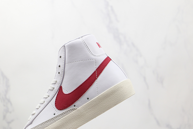 Blazer Mid 77 White/White/Brick Red 3